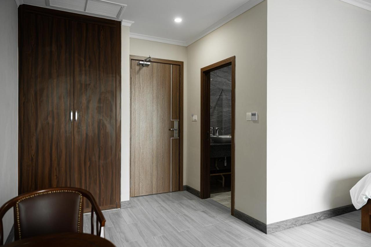 The Onra Hotel Phnom-Penh Buitenkant foto