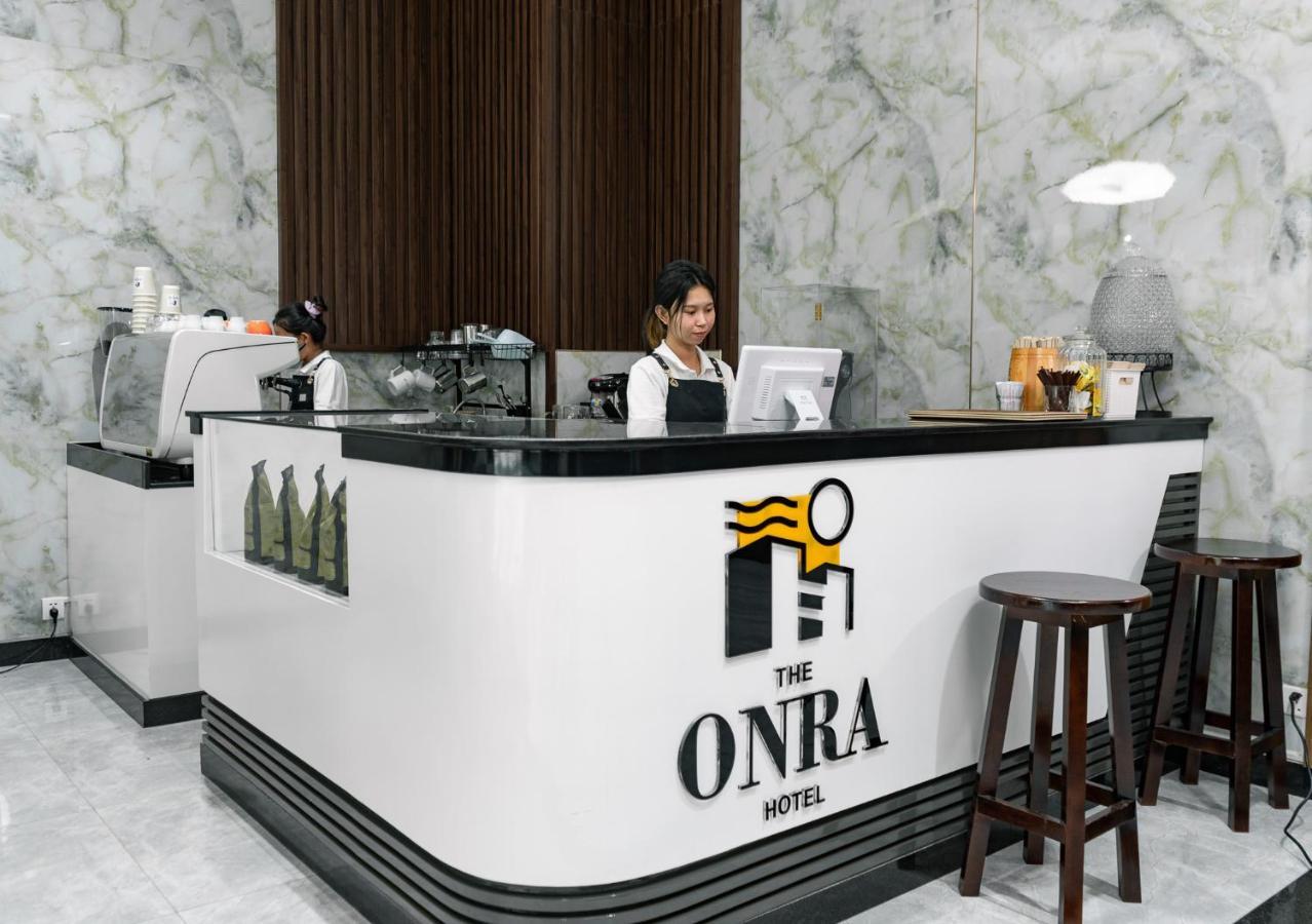 The Onra Hotel Phnom-Penh Buitenkant foto