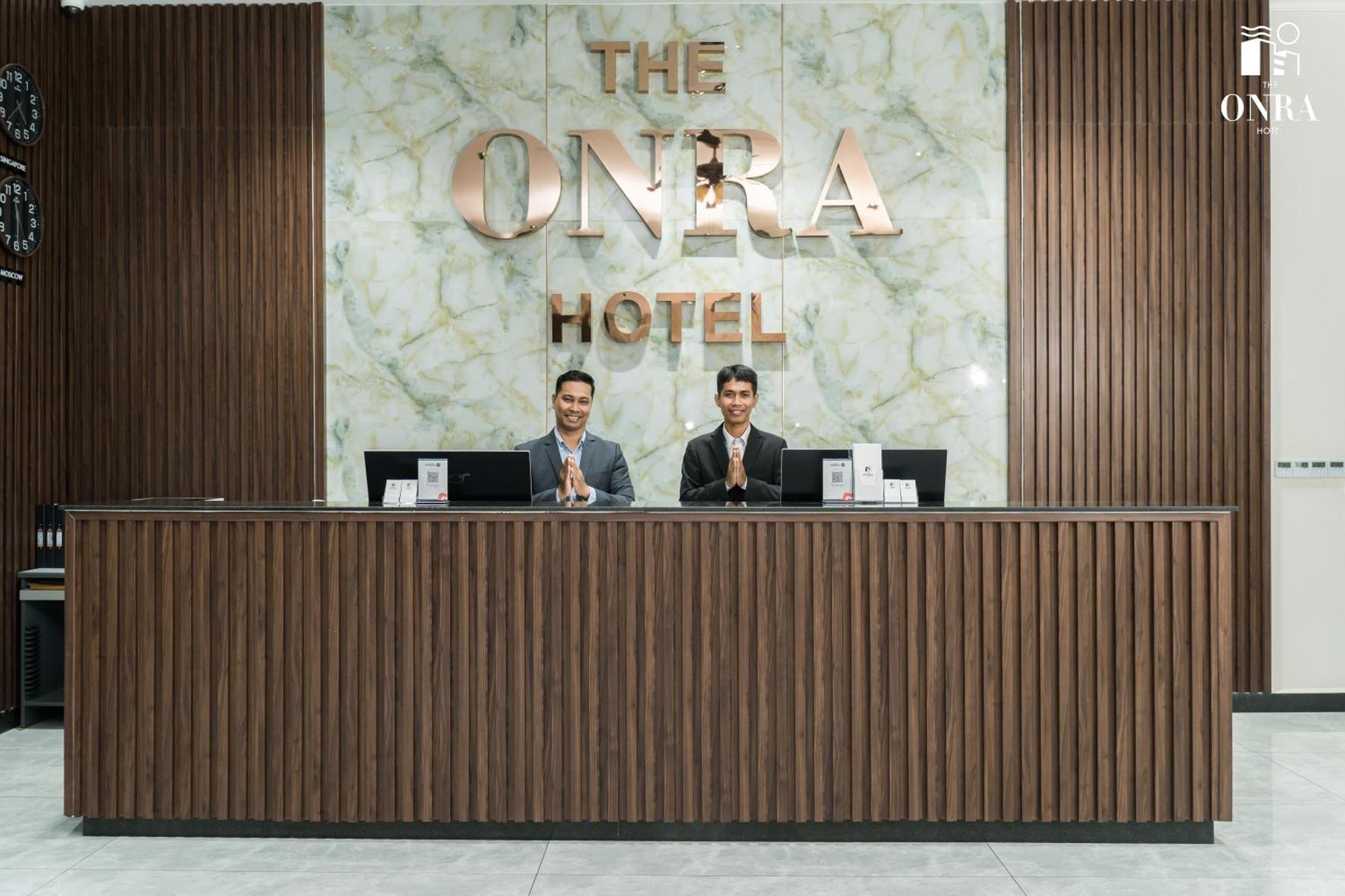 The Onra Hotel Phnom-Penh Buitenkant foto